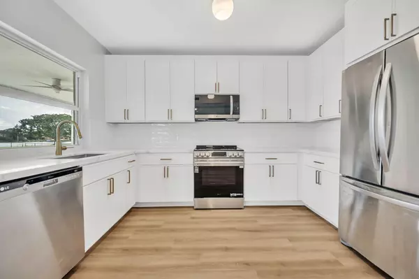 Pembroke Pines, FL 33029,20411 NW 4th ST