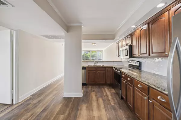 Boca Raton, FL 33432,4 Royal Palm WAY 2080