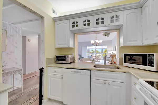 Lauderdale By The Sea, FL 33062,1481 S S Ocean BLVD 413a