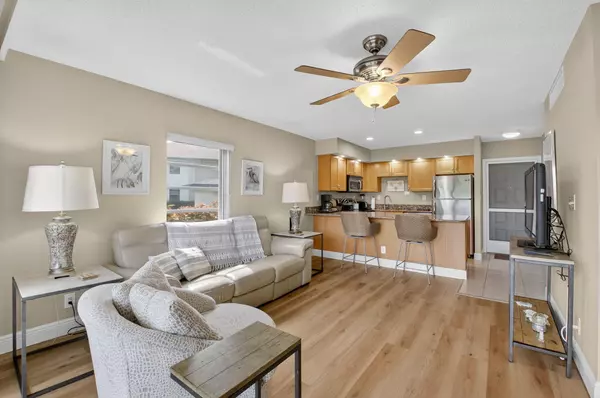 Delray Beach, FL 33445,451 Greensward LN 104-B