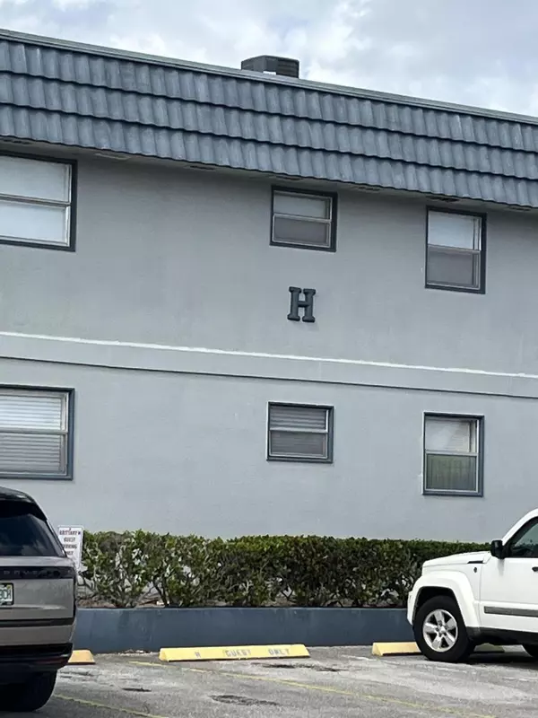 355 Brittany H, Delray Beach, FL 33446