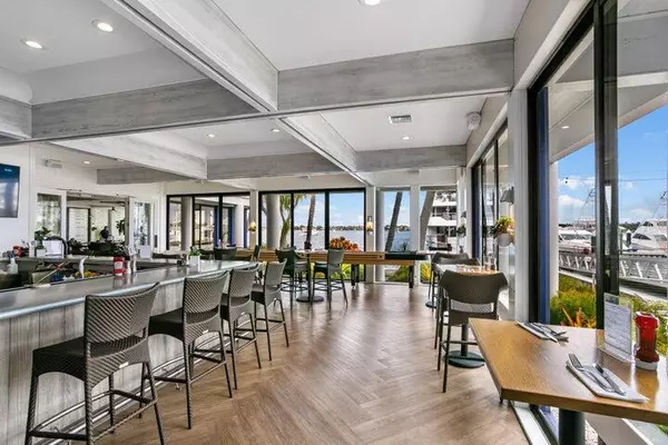 North Palm Beach, FL 33408,120 Lakeshore DR 435