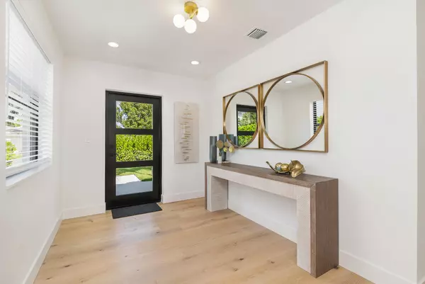 West Palm Beach, FL 33405,338 Alhambra PL