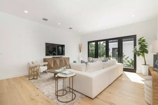 West Palm Beach, FL 33405,338 Alhambra PL