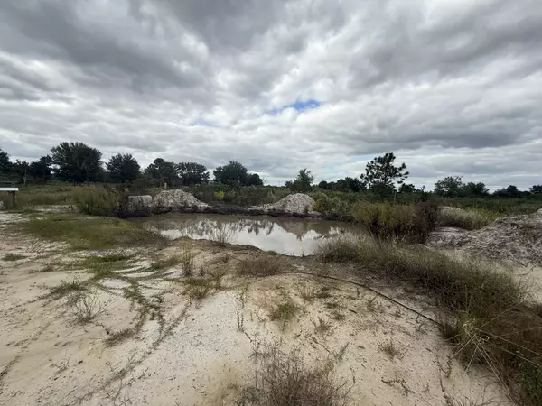 Okeechobee, FL 34972,18677 NW 270th ST