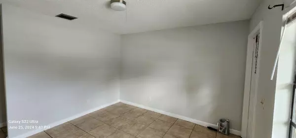 Fort Pierce, FL 34982,510 Wisteria AVE B