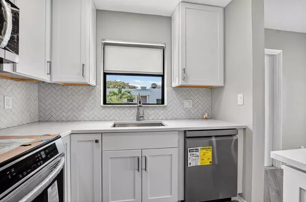 Delray Beach, FL 33444,517 Dotterel RD 29c