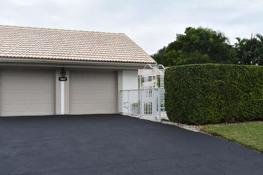 9669 Erica CT, Boca Raton, FL 33496