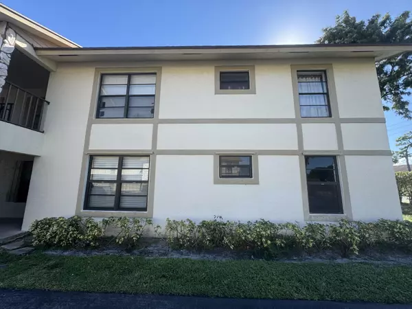 5954 Longbow Ln LN Apt 5, West Palm Beach, FL 33415
