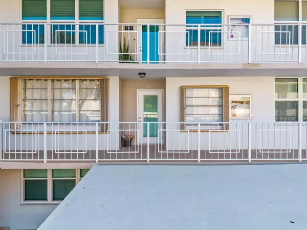 Delray Beach, FL 33483,920 Dogwood DR 263