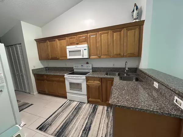 Boynton Beach, FL 33472,7207 Le Chalet BLVD