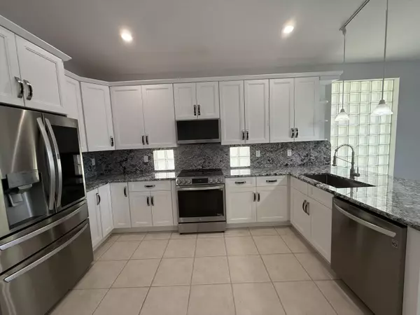 Boynton Beach, FL 33472,9360 Cove Point CIR