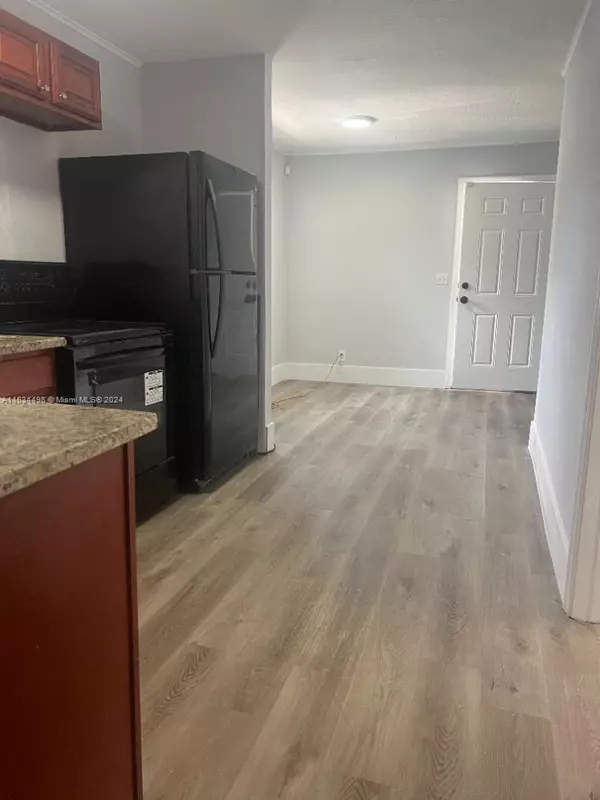 Lake Park, FL 33403,754 Date Palm DR B-1