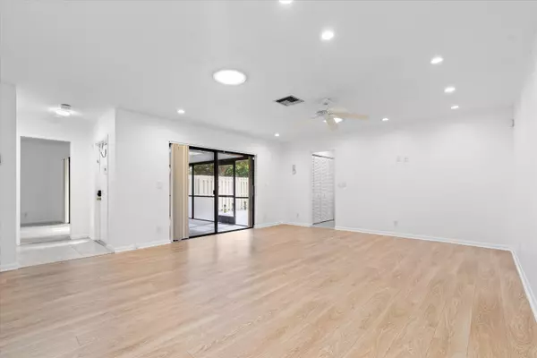 Delray Beach, FL 33445,922 NW 30th AVE D