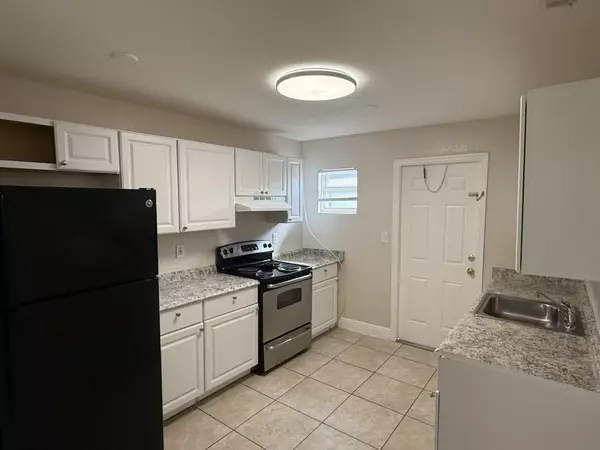 Riviera Beach, FL 33404,2830 Avenue S B3