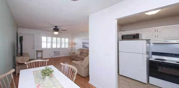 Boynton Beach, FL 33435,320 Horizons 207