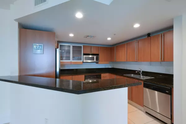 West Palm Beach, FL 33401,610 Clematis ST 700-702