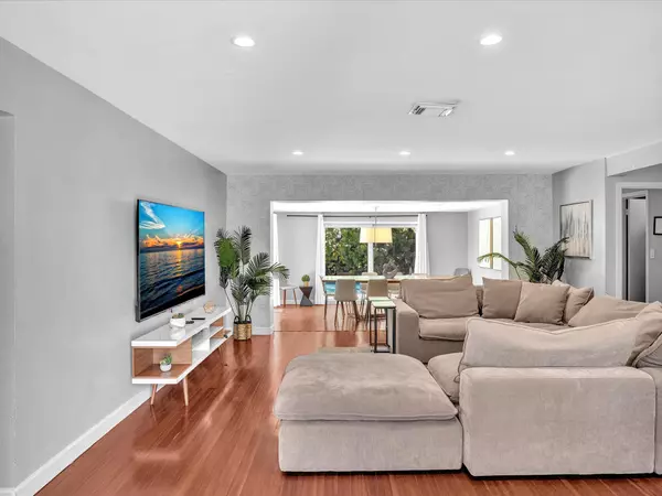 Fort Lauderdale, FL 33305,1786 NE 21st ST