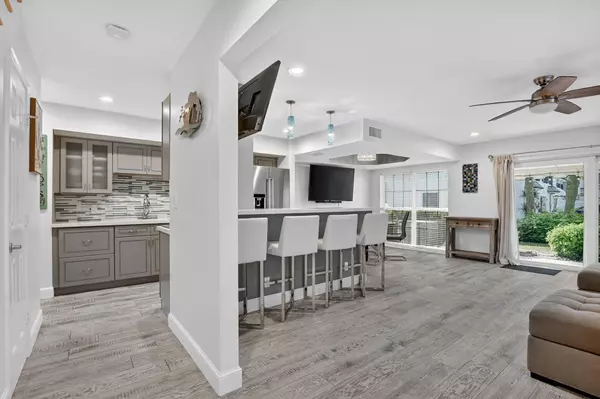 Hillsboro Beach, FL 33062,1194 Hillsboro Mile 74