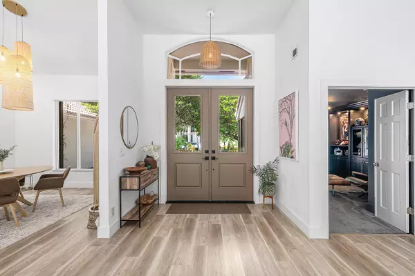 Boca Raton, FL 33434,4408 Woodfield BLVD