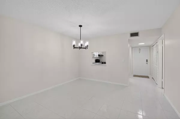 Delray Beach, FL 33446,20 Abbey LN 103