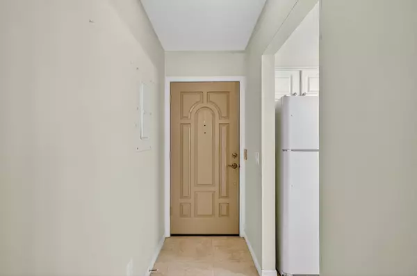 Vero Beach, FL 32960,400 18th ST D-2