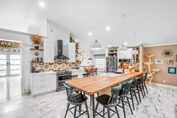 6805 Sun River RD, Boynton Beach, FL 33437