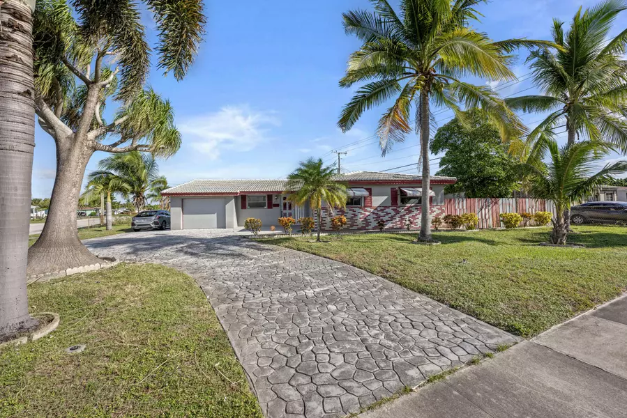 490 W 31st ST, Riviera Beach, FL 33404