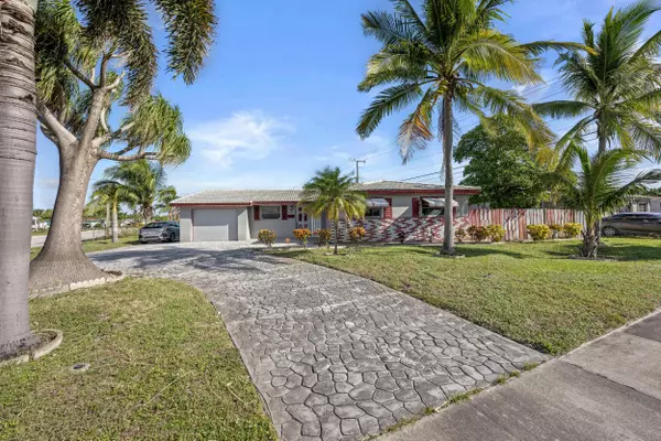 490 W 31st ST, Riviera Beach, FL 33404
