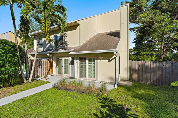 9199 Green Meadows WAY, Palm Beach Gardens, FL 33418