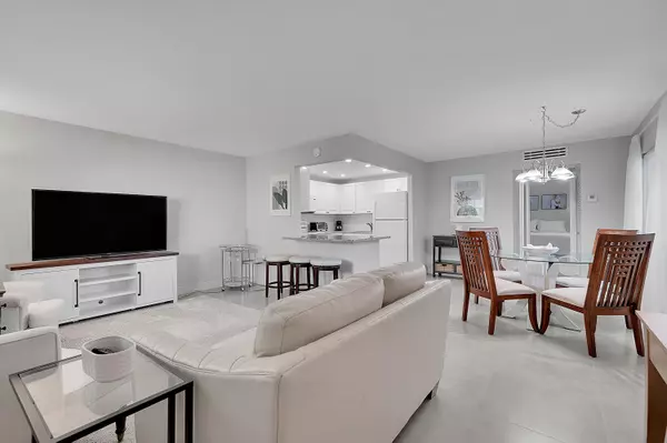 Delray Beach, FL 33484,646 N Flanders