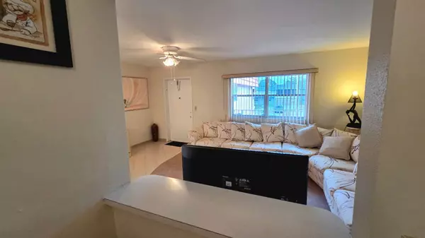 Delray Beach, FL 33446,558 Saxony L