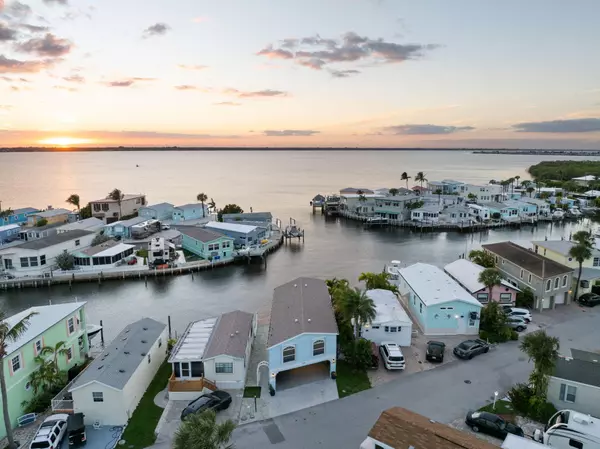 Jensen Beach, FL 34957,10701 S Ocean DR 823