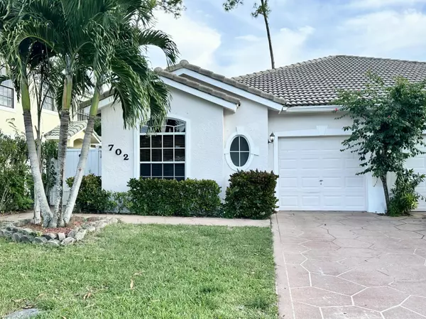 702 Via Toscana, Wellington, FL 33414