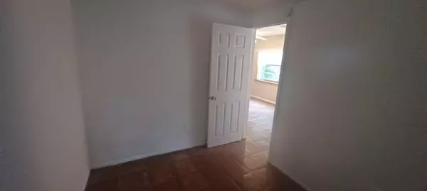 Lake Park, FL 33403,510 Evergreen DR C