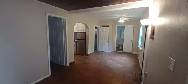 Lake Park, FL 33403,510 Evergreen DR C