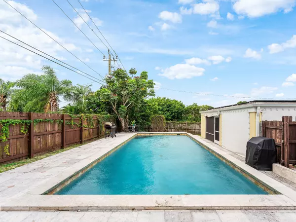 Boynton Beach, FL 33435,305 SW 3rd ST