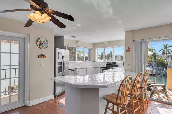 Key Colony Beach, FL 33051,541 8th ST