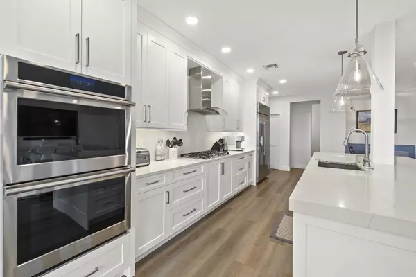 Jupiter, FL 33477,220 Eagle DR