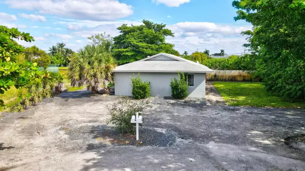 2227 NE 3rd AVE 1 & 2, Delray Beach, FL 33444