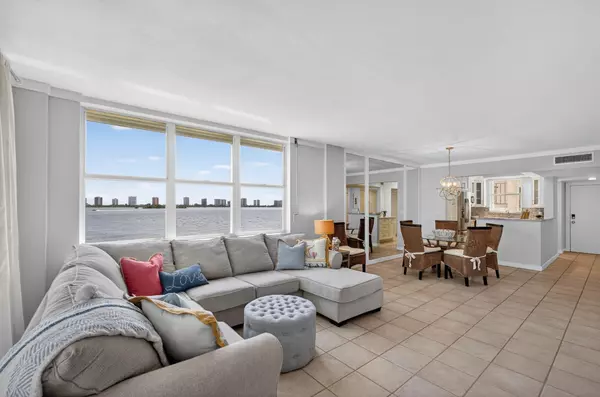 North Palm Beach, FL 33408,100 Paradise Harbour BLVD 204