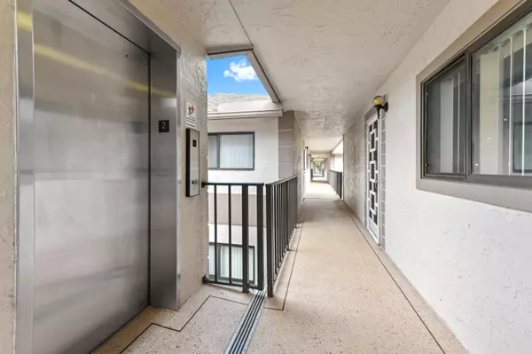 Delray Beach, FL 33484,15144 Ashland ST 286