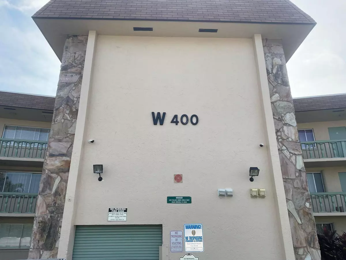 Palm Springs, FL 33461,400 W Village Green CIR 304