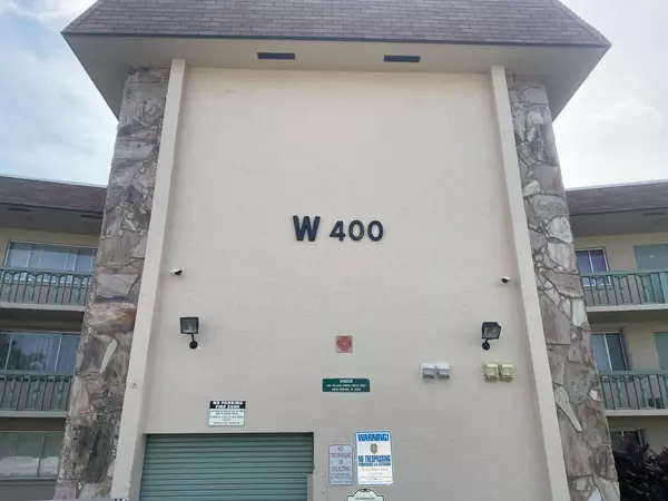 400 W Village Green CIR 304, Palm Springs, FL 33461