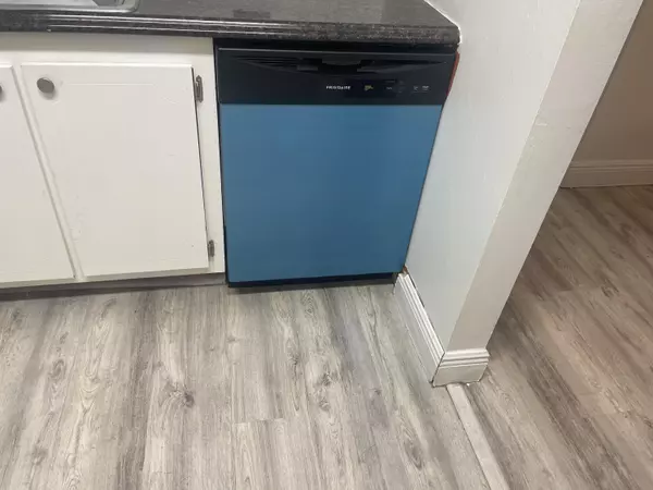 Palm Springs, FL 33461,400 W Village Green CIR 304