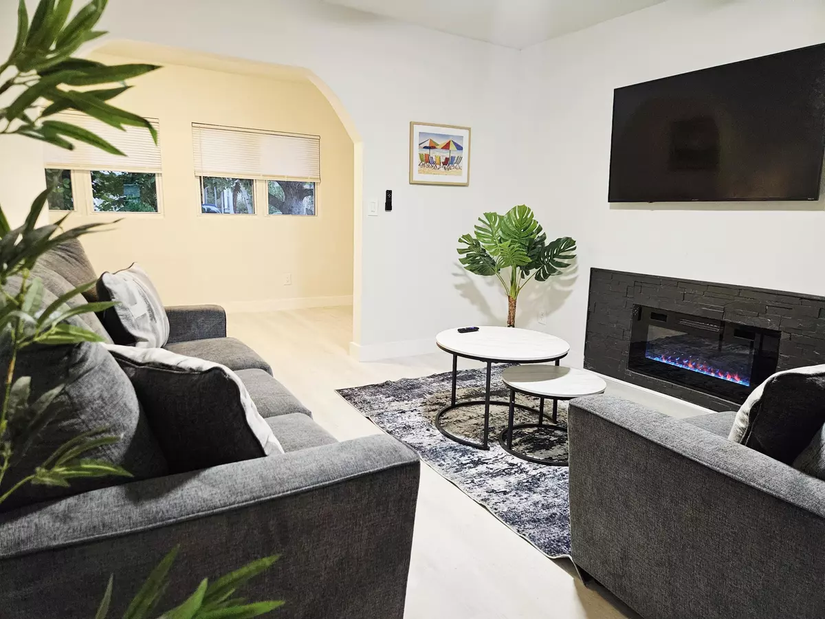 West Palm Beach, FL 33405,719 Briggs ST