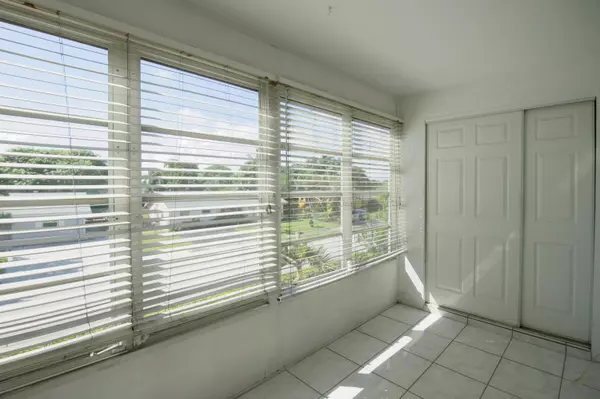 Boynton Beach, FL 33435,2102 NE 1st WAY 202