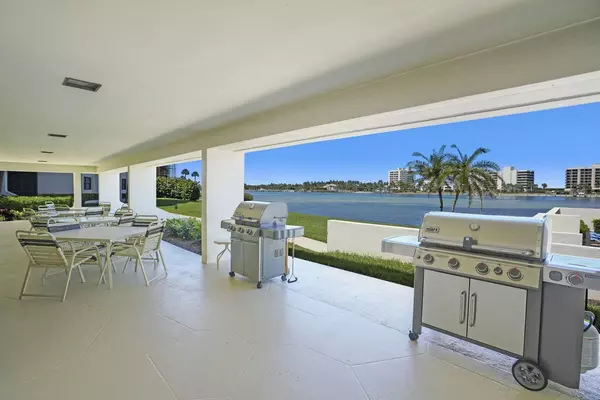 Tequesta, FL 33469,19800 Sandpointe Bay DR 406