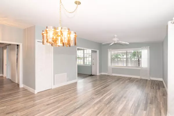 West Palm Beach, FL 33406,2678 Palm RD