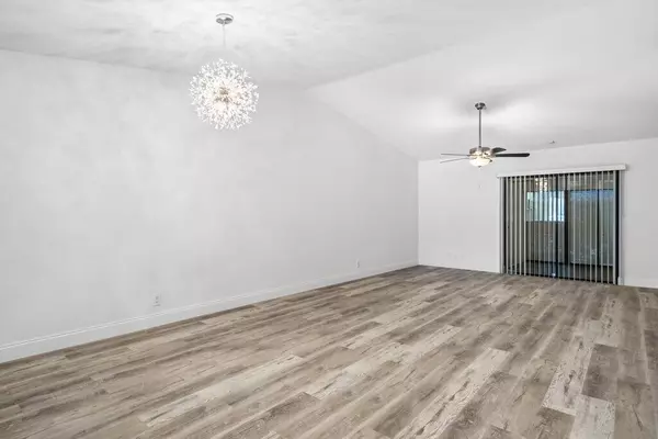 West Palm Beach, FL 33415,2640 W Gately DR 203